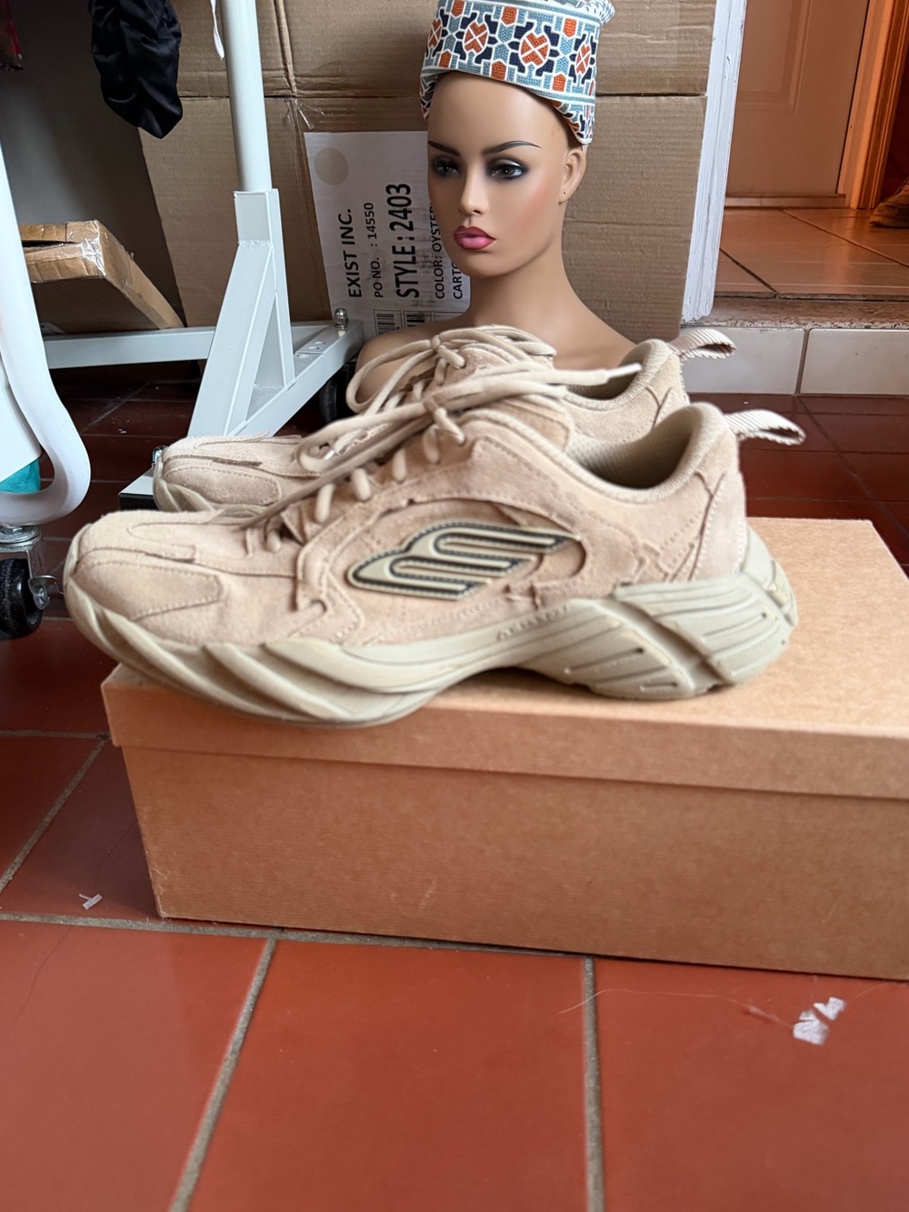 Balenciaga Monday Sneaker beige